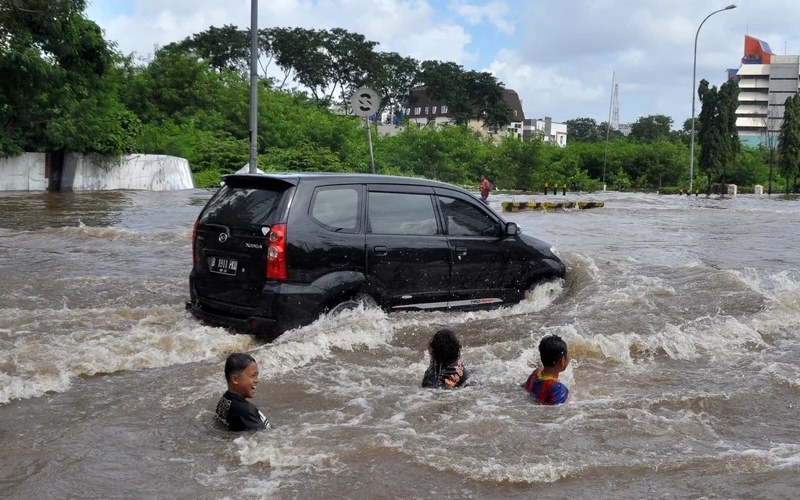 Pertolongan Pertama Jika Mobil Matic Kebanjiran